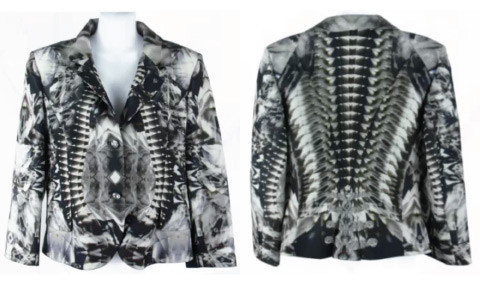 The photo fails to do this Alexander McQueen blazer justice. Wish I had snapped a shot while wearing it. Sorry.